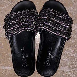 Chanel slides
